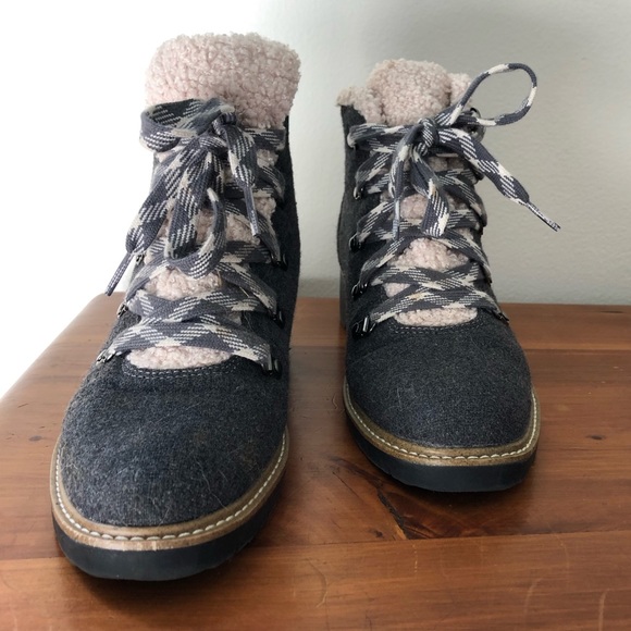 Dr. Scholls Combat/Hiking Boot - Picture 2 of 9